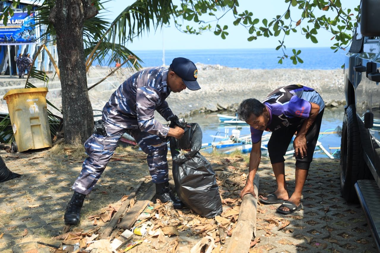 KODAERAL VIII IKUTI VICON “AKU CINTA LAUT”, PERKUAT SEMANGAT PEDULI LINGKUNGAN LAUT