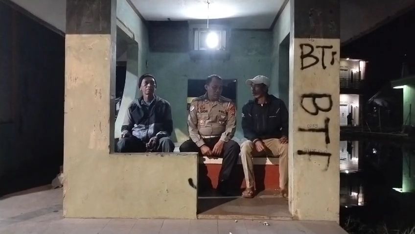 Ps. Panit Lantas Polsek Cikijing Sambangi Pos Satkamling, Perkuat Sinergi Jaga Kamtibmas